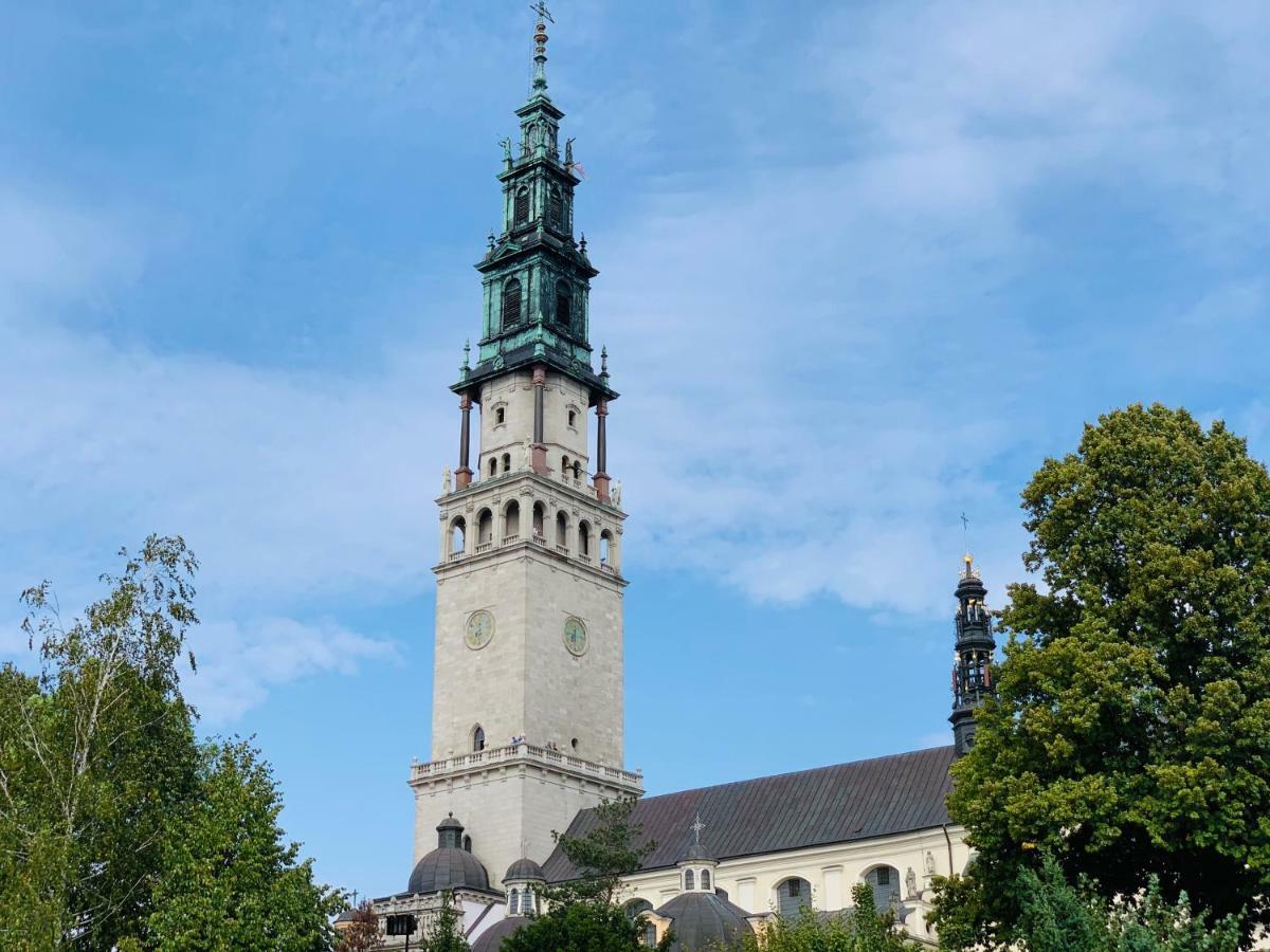 Dom Pielgrzyma Schr Hotel Grabowka Exterior photo
