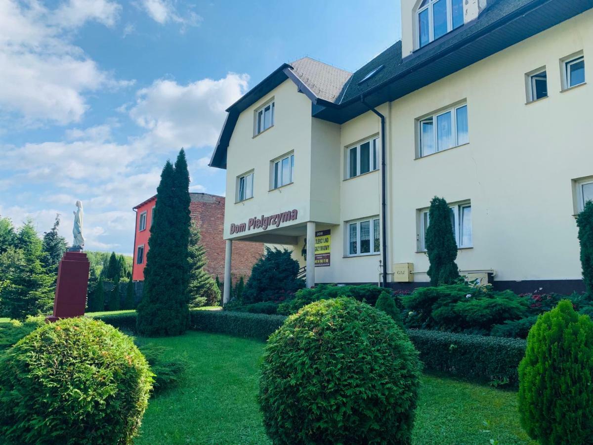 Dom Pielgrzyma Schr Hotel Grabowka Exterior photo